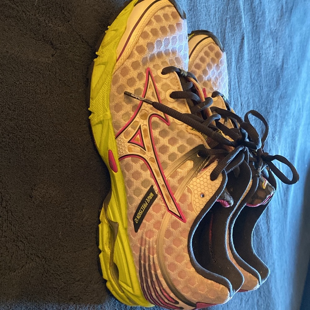 Mizuno running shoes